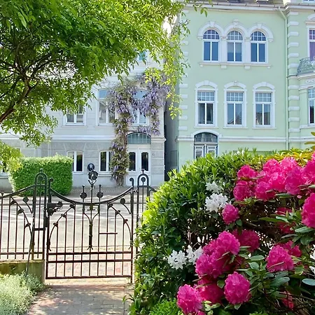 Ruhige Wohnung In Zentral Gelegener Gruenderzeitvilla Oldenburg Exterior photo
