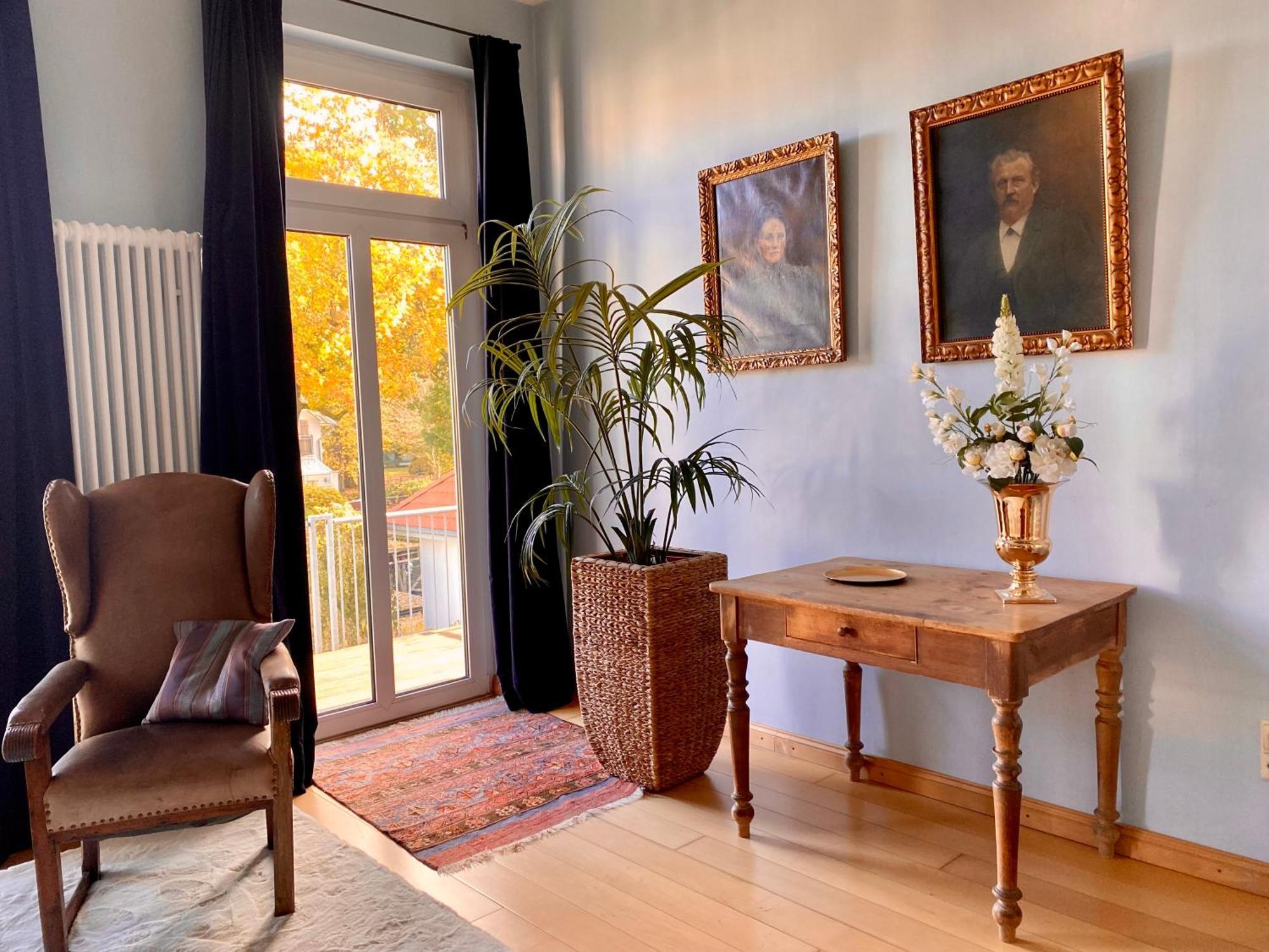 Ruhige In Zentral Gelegener Gruenderzeitvilla