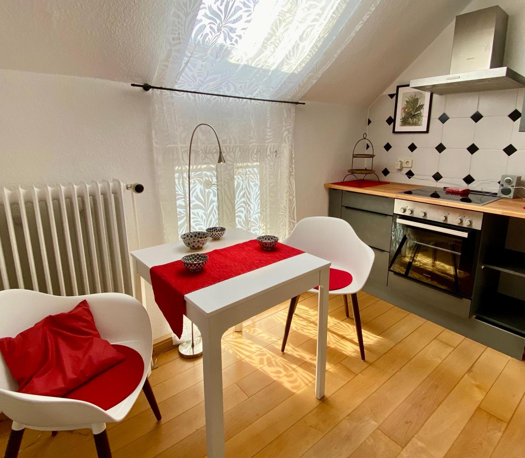 Apartment Ruhige In Zentral Gelegener Gruenderzeitvilla *