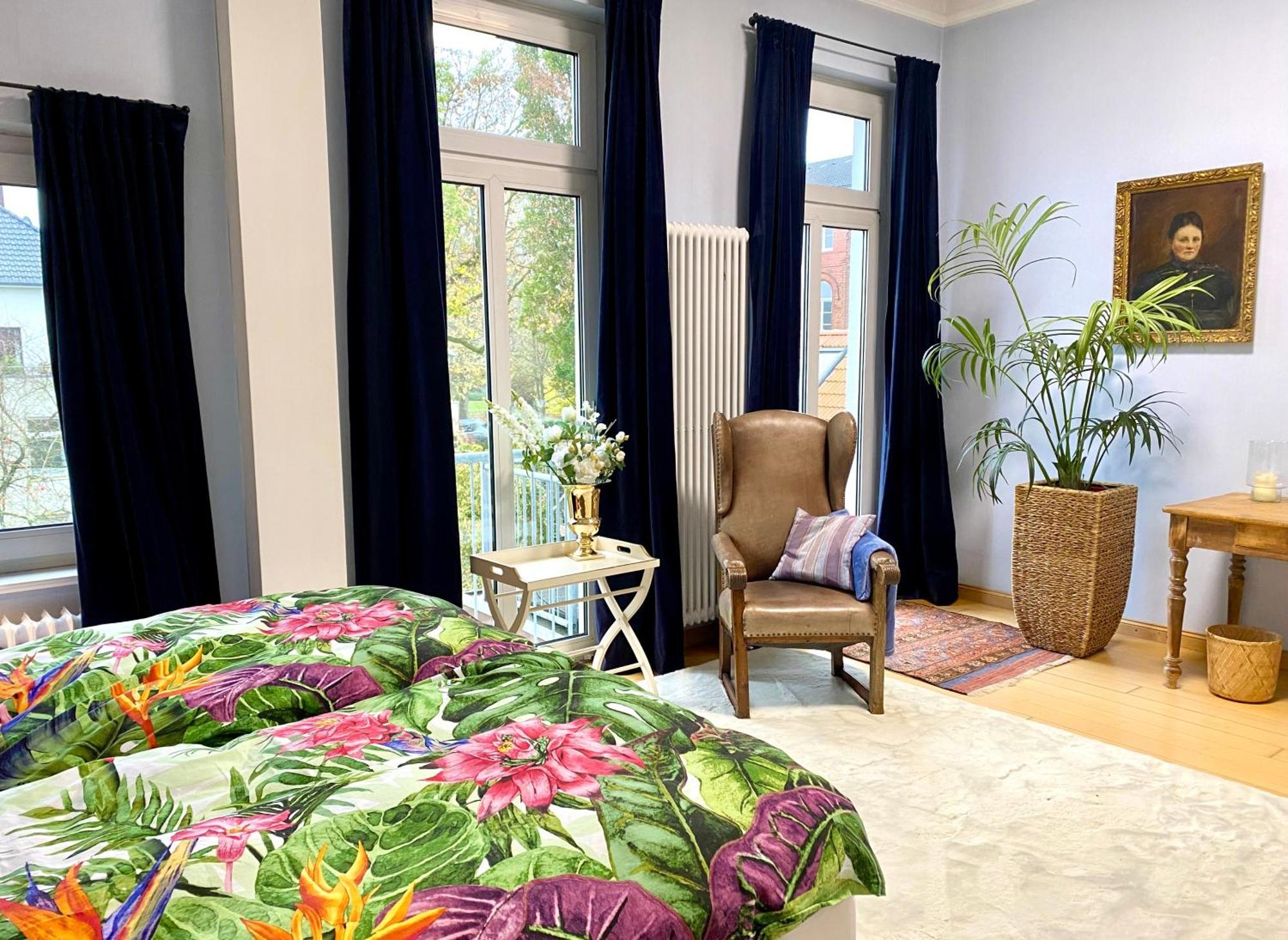 Apartment Ruhige In Zentral Gelegener Gruenderzeitvilla