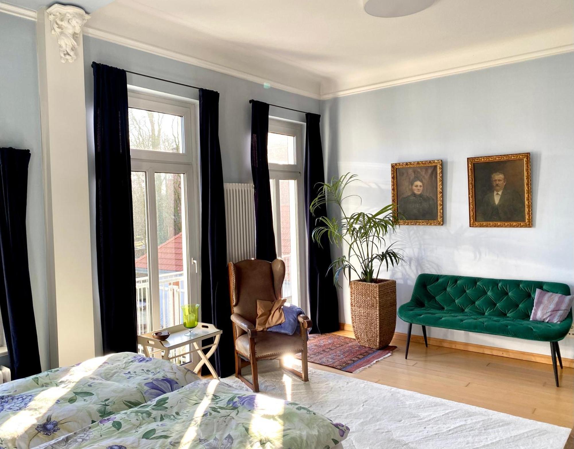 Ruhige In Zentral Gelegener Gruenderzeitvilla Apartment